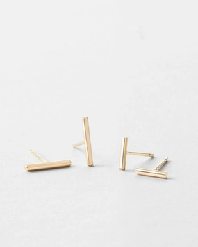 Sophisticated option Staple Studs