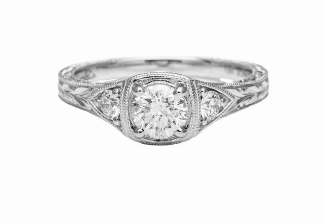 ANTIQUE STYLE DIAMOND RING WITH ENGRAVING THROUGHOUT Mass market
