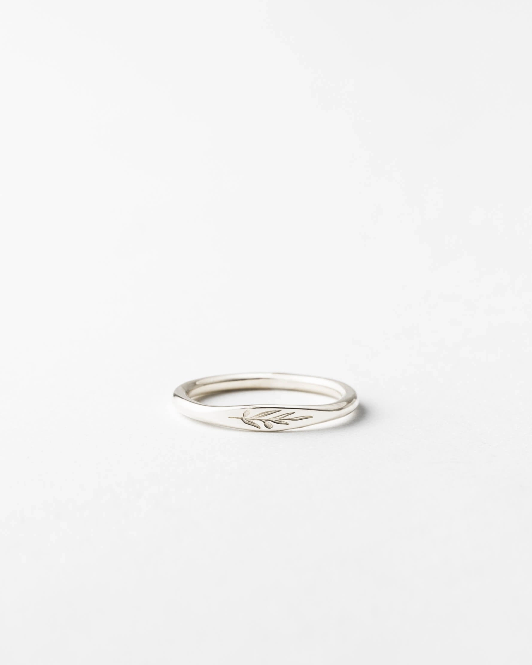 Olive Branch Signet Lightweight Statement Heat resistant