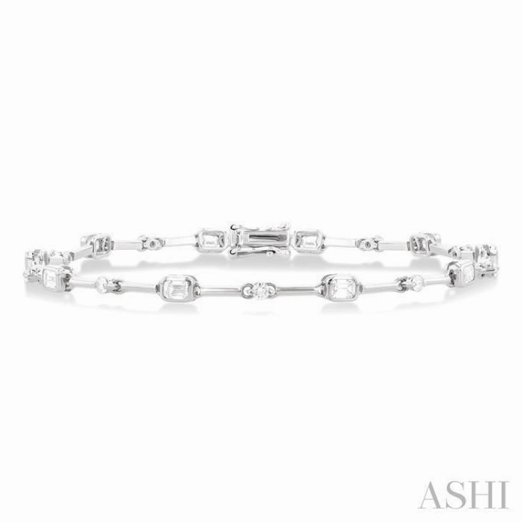 1 1/3 Ctw Bezel Set Emerald and Round Cut Diamond Bar Link Bracelet in 14K White Gold Planetary Blends Admirable Option