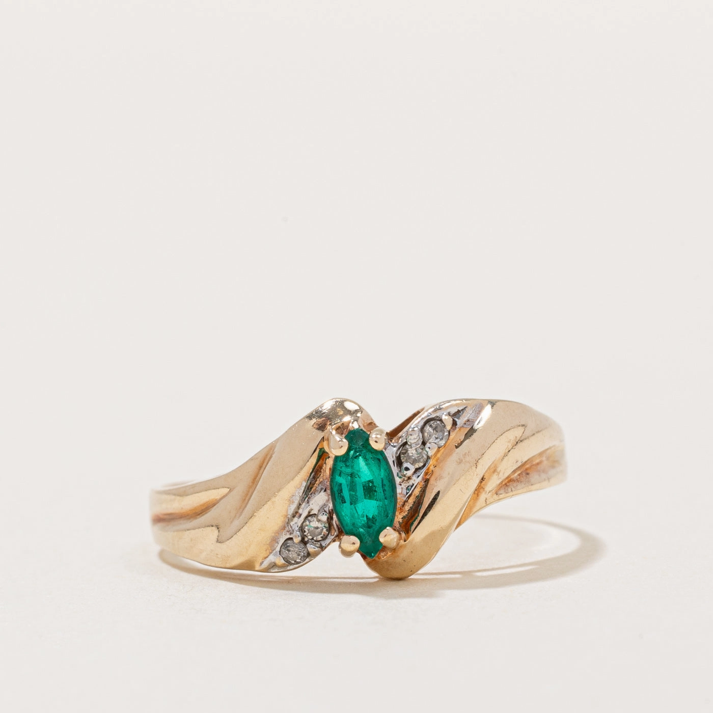 Synthetic Emerald & Diamond Ring | 0.16ct, 0.02ctw | SZ 7.5 | Subtle Mood Elegant Pop