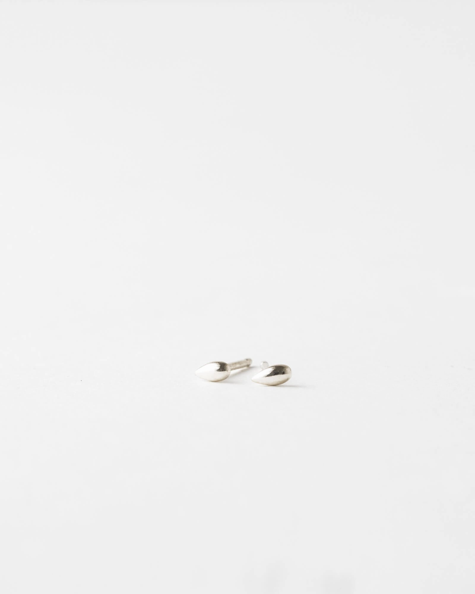 Teardrop Studs Gorgeous Adornment Durable feature