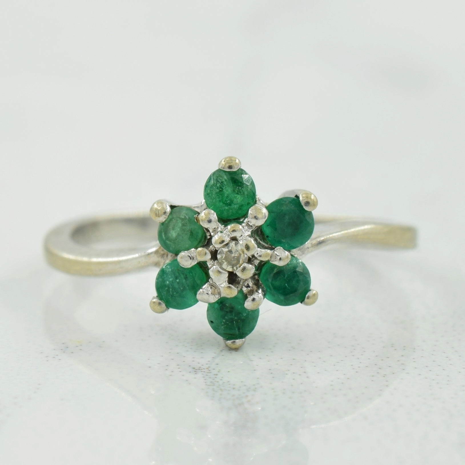 Emerald & Diamond Ring | 0.24ctw, 0.01ct | SZ 2.75 | Creative Twist Stylish Outfit