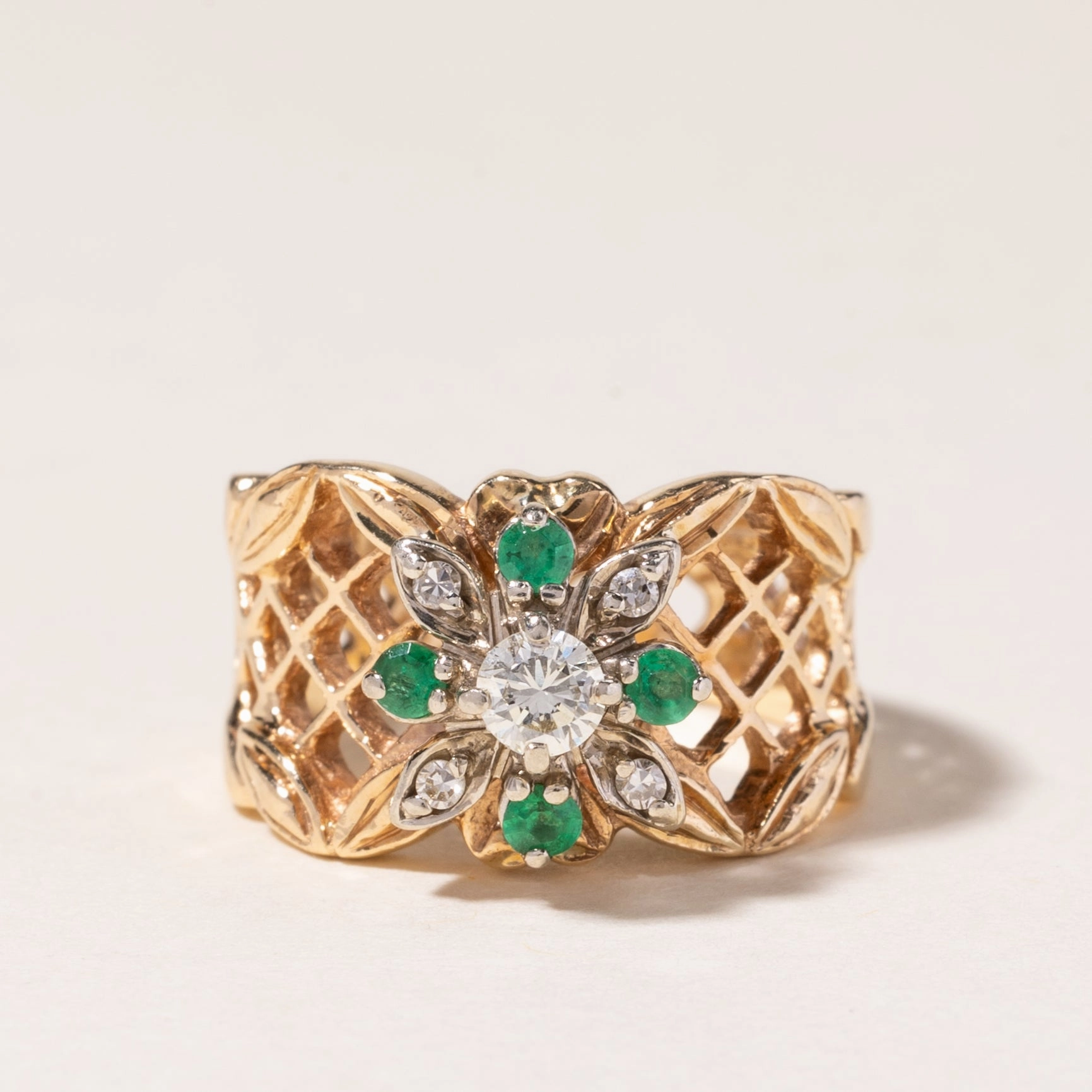 14K Yellow Gold Emerald & Diamond Ring | 0.11ctw, 0.16ctw | SZ 3.5 | Muted Finish