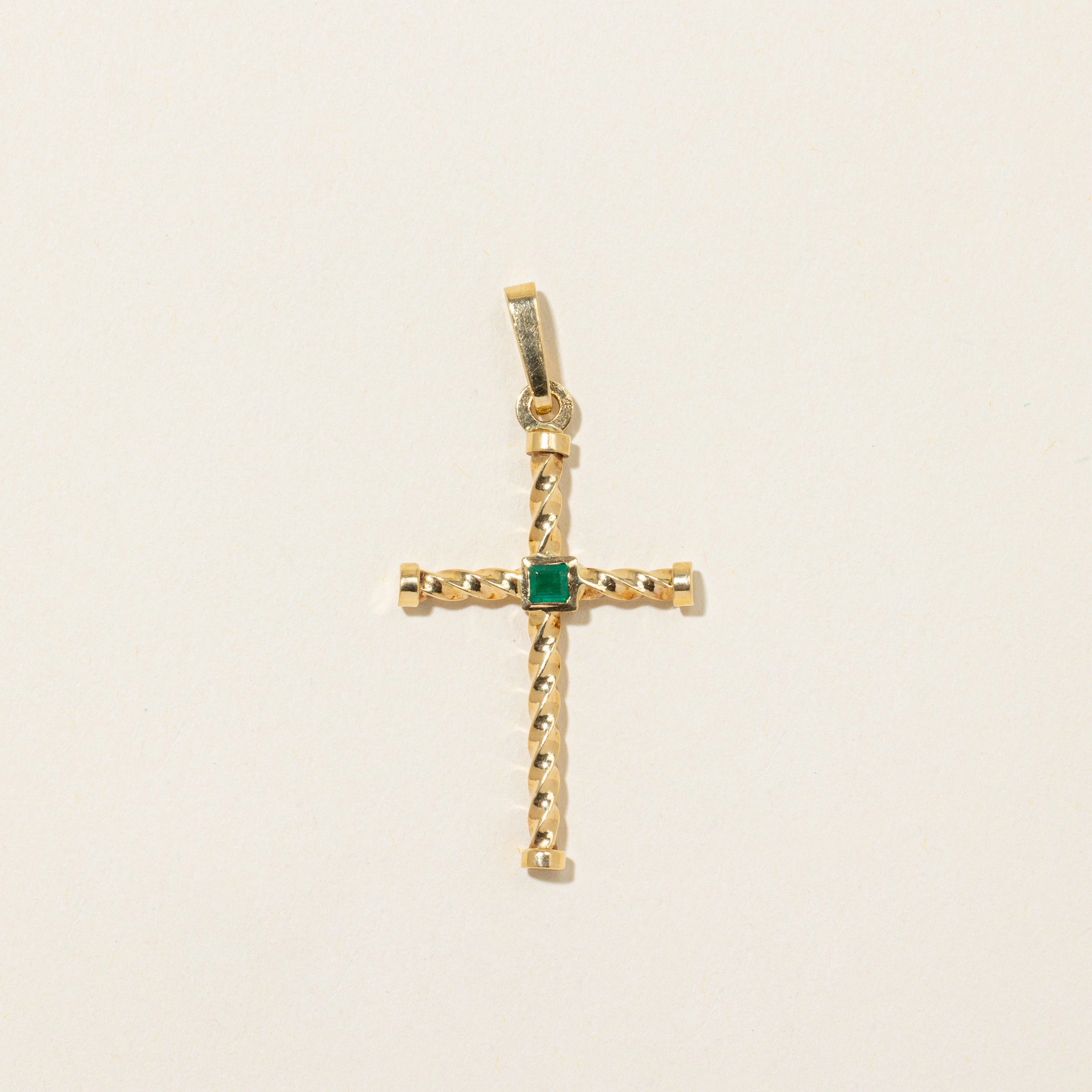 Vintage Italian 18k Emerald Cross Pendant | 0.10ct Detail Focus Sleek Texture