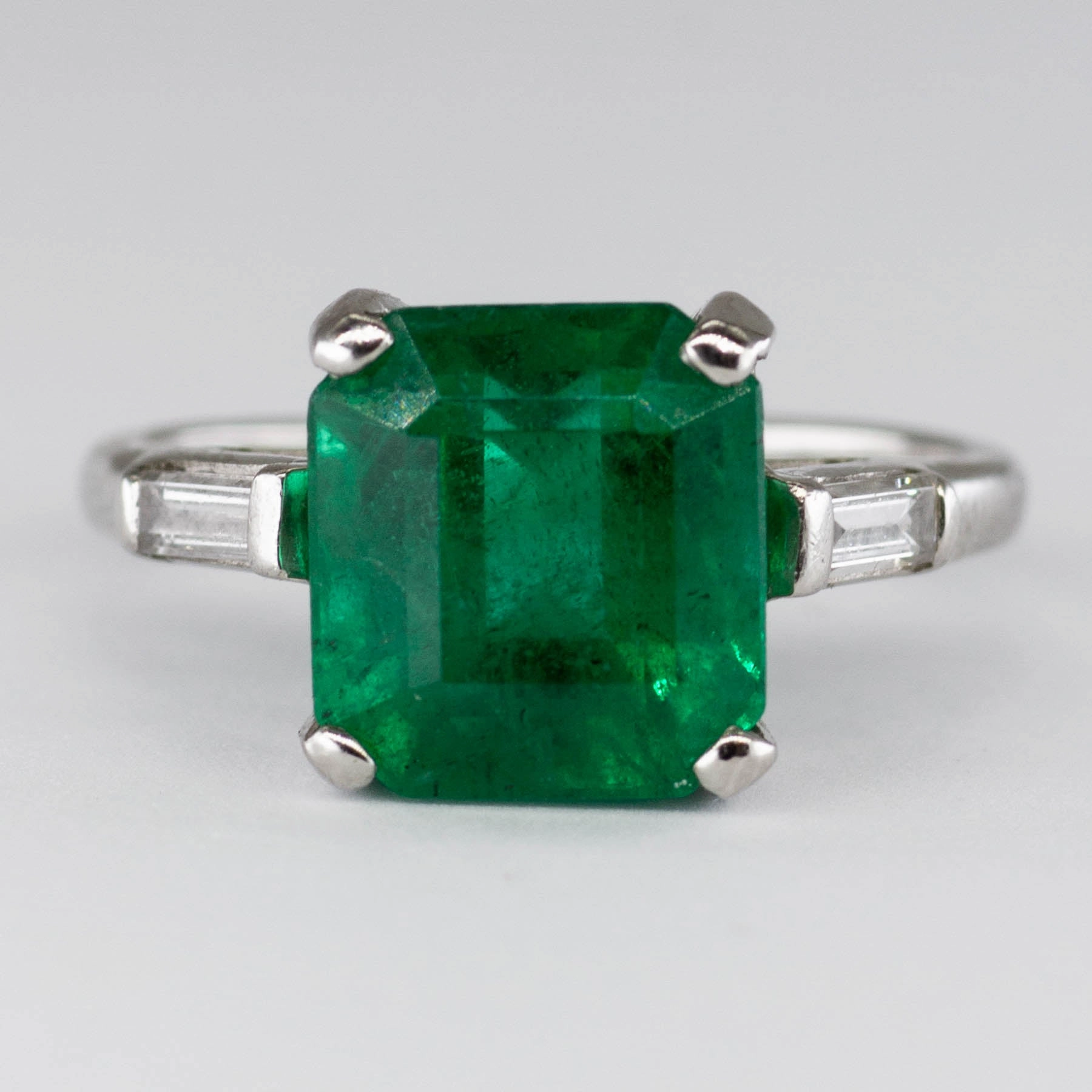 Trendy Layer Contemporary Highlight Vintage Platinum Emerald and Diamond Ring| 3.03ct | SZ 4.25