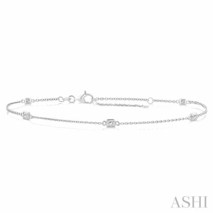 Custom Designs Unmissable Detail 1/4 Ctw Princess Cut Diamond Station Bracelet in 14K White Gold